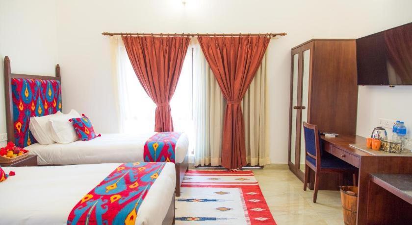 Miraaya Wellness And Golf Resort Читван Экстерьер фото