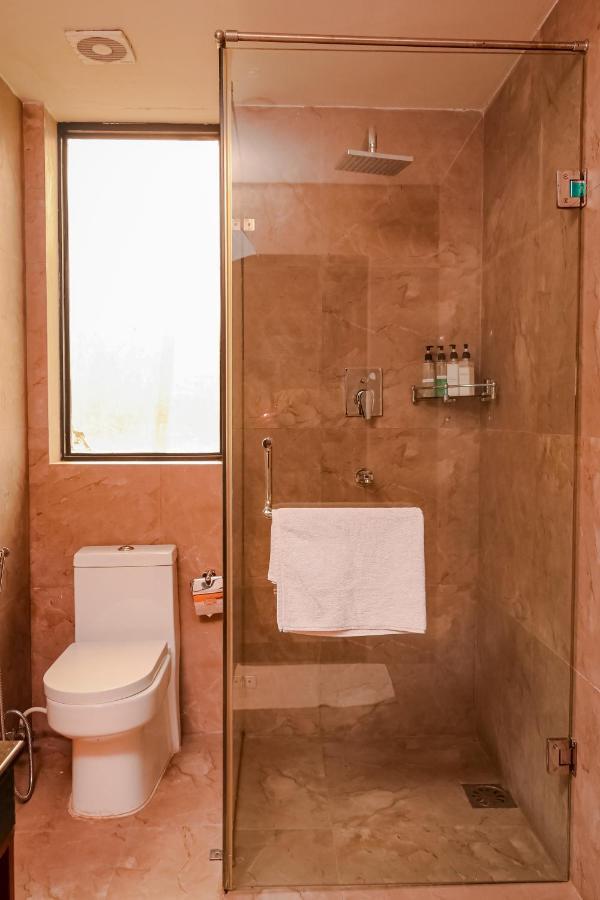 Miraaya Wellness And Golf Resort Читван Экстерьер фото